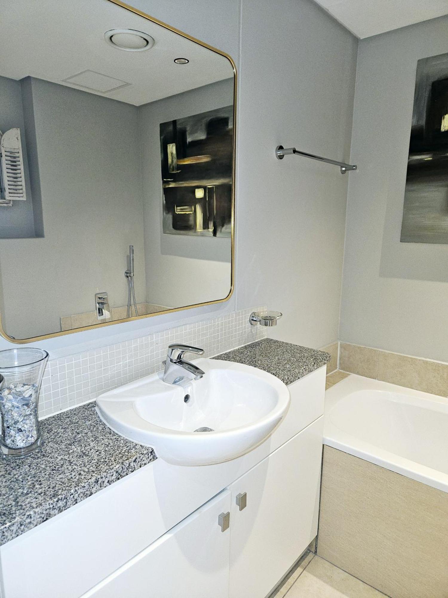 Apartment Portico 1103 *